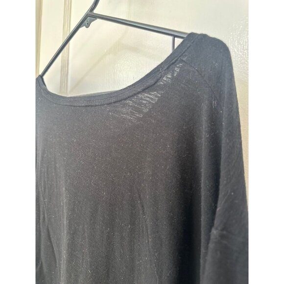 Gap women’s size medium, black short sleeve shirt - Picture 9 of 10